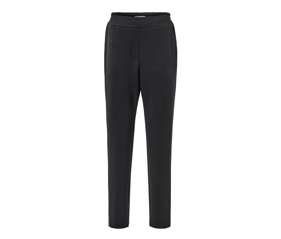 Un pantalon de jogging noir sur fond blanc.
