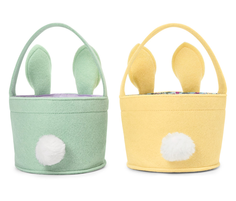 Deux paniers de Pâques en forme de lapin, un vert et un jaune.