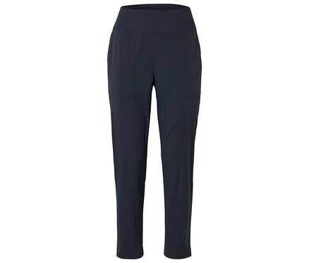 Un pantalon bleu marine avec des poches.