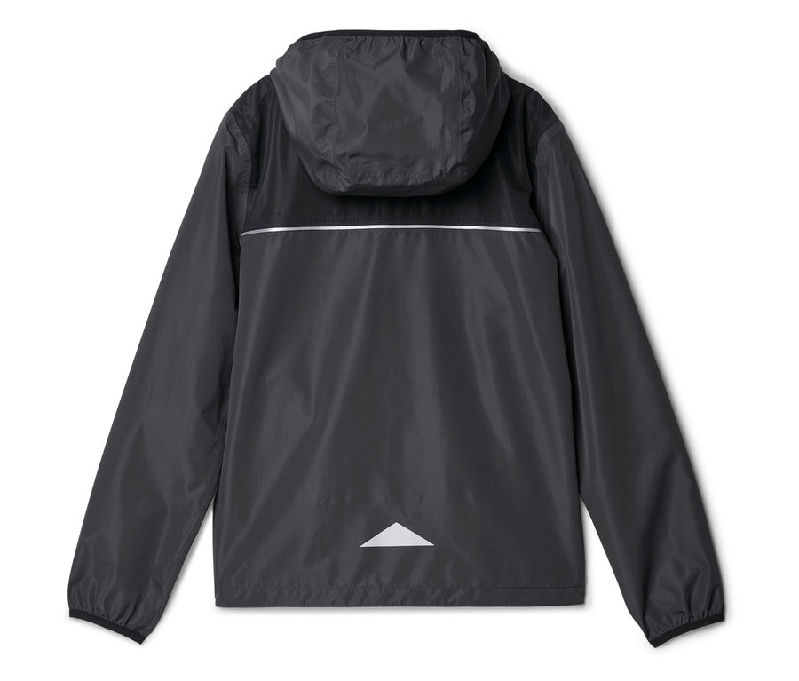 Vue arrière d'un imperméable noir à capuche avec des détails réfléchissants.