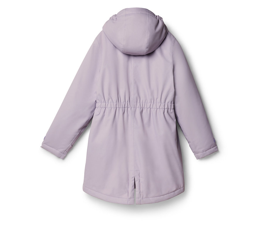 Veste violette à capuche, vue de dos, avec une taille froncée et une petite fente à l'ourlet inférieur.