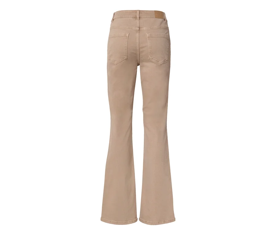Jean évasé taille haute beige, vu de dos, avec deux poches arrière et des jambes évasées.
