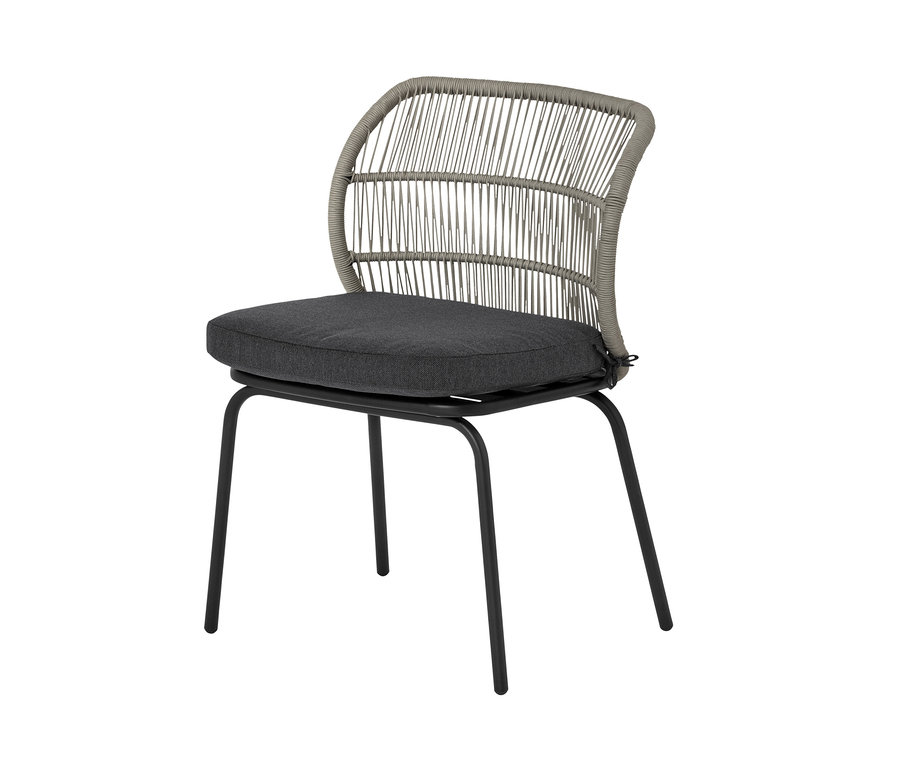 Chaise avec tressage textile et coussin d'assise gris foncé.