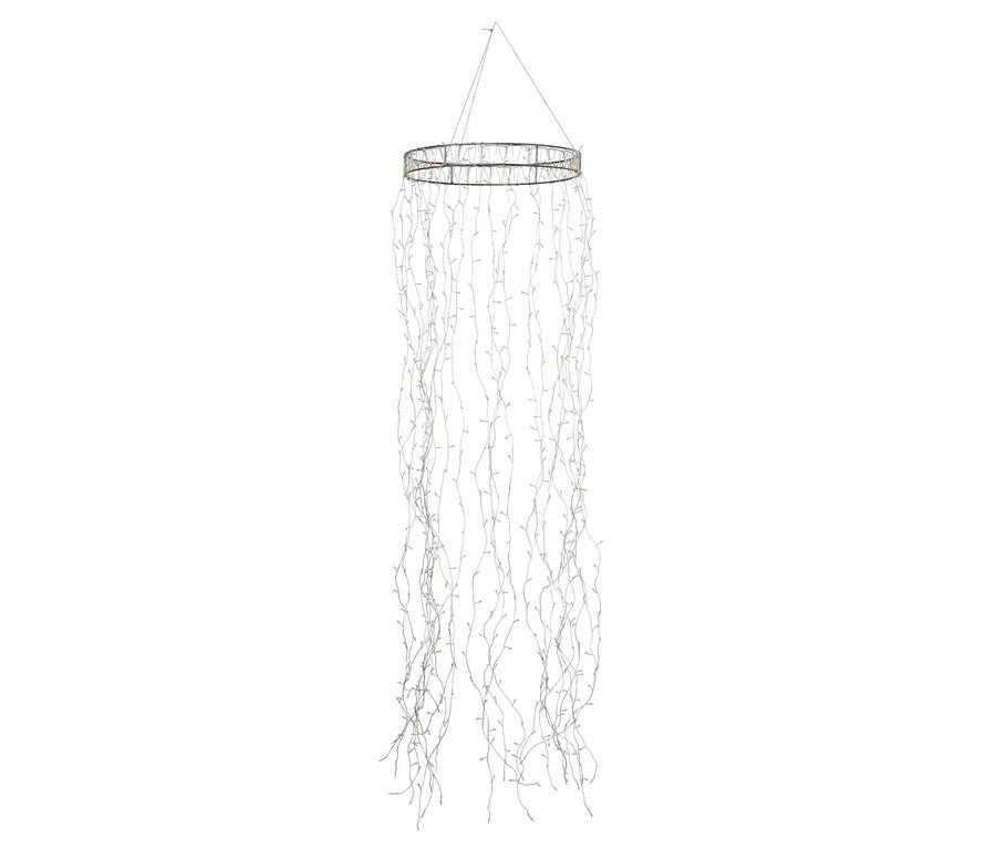 Une couronne à LED avec un faisceau lumineux suspendu à une corde.