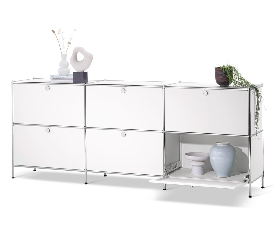 Buffet bas « CN3 » blanc avec 6 abattants dont un est ouvert.