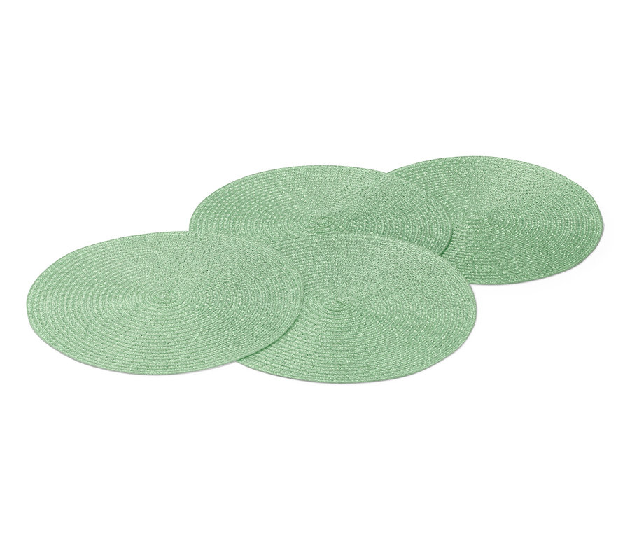 Quatre sets de table verts.