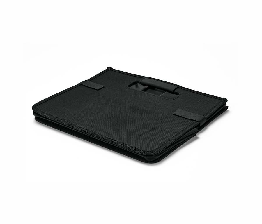 Une boîte pliante noire pour voiture.