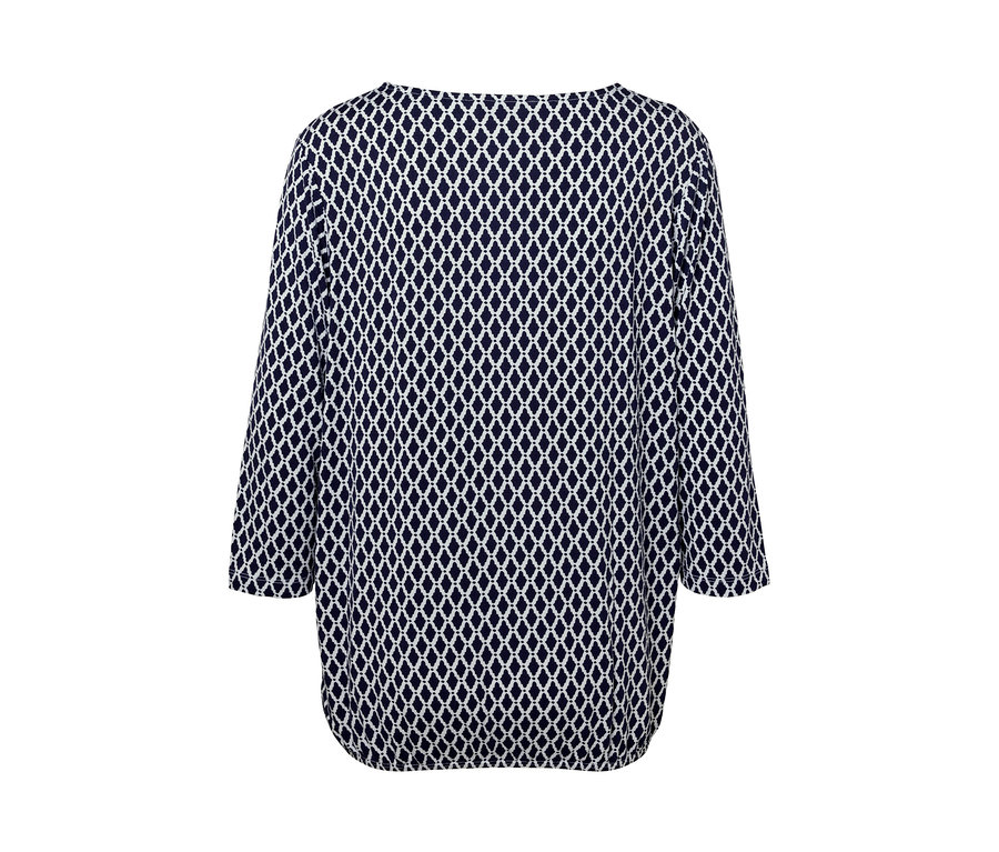 Vue détaillée d'une blouse imprimée.
