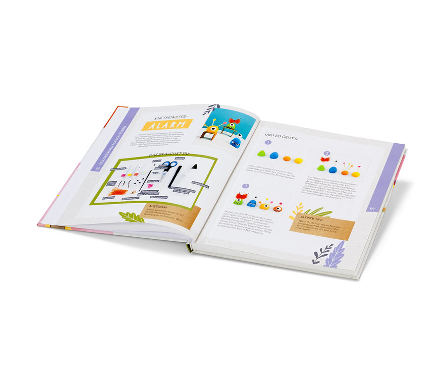 Livre ouvert « Meine nachhaltige Bastelwerkstatt » avec des instructions pour fabriquer des monstres en pâte à modeler.