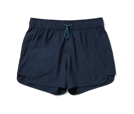 Short de bain bleu marine avec cordon turquoise.