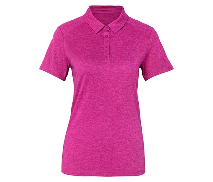 Gros plan sur un polo fonctionnel rose.