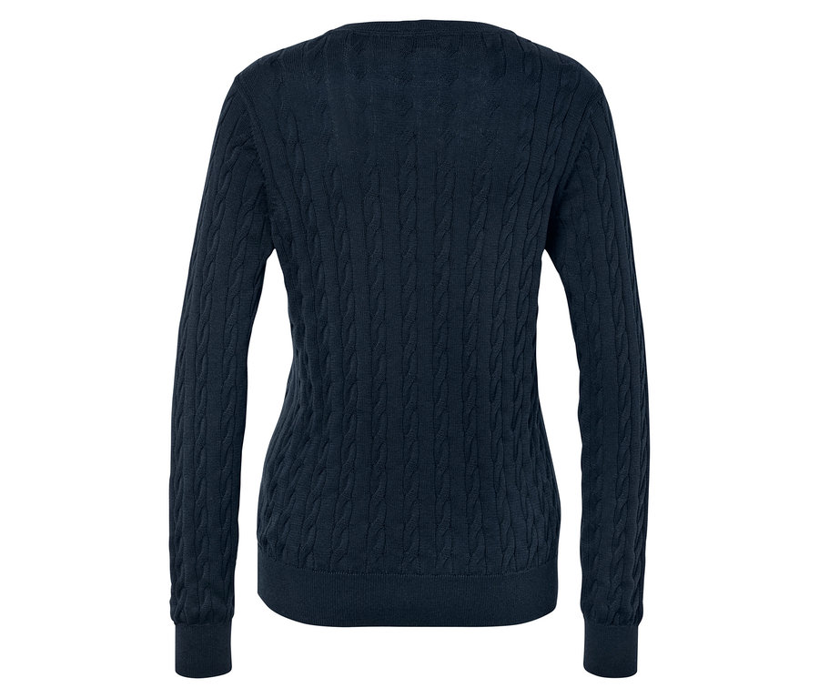 Détail du dos d'un pull en tricot bleu marine avec motif torsadé.