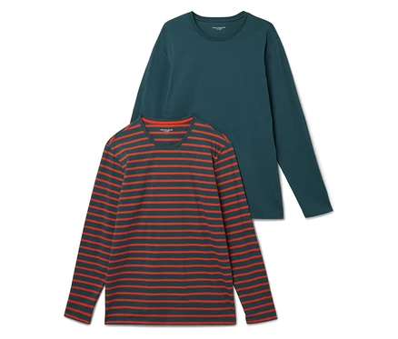 Deux t-shirts à manches longues : un vert et un avec des rayures rouges sur fond gris foncé.