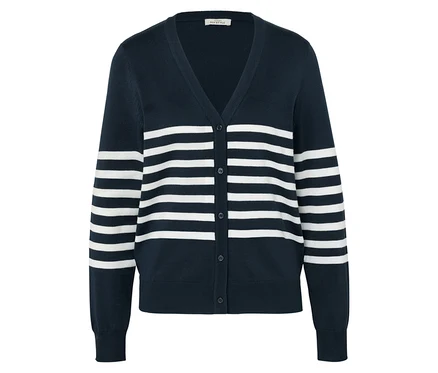 Cardigan tricoté bleu marine à rayures blanches.