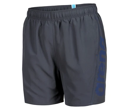 Short de bain gris foncé avec le logo Arena bleu sur la jambe droite.