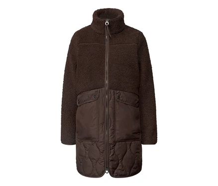 Manteau en teddy Street One marron foncé avec col montant, fermeture éclair intégrale et deux poches à rabat. La partie supérieure est en matière teddy moelleuse, la partie inférieure avant est matelassée.