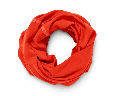 Foulard multifonction orange en matériaux recyclés, plié en cercle.