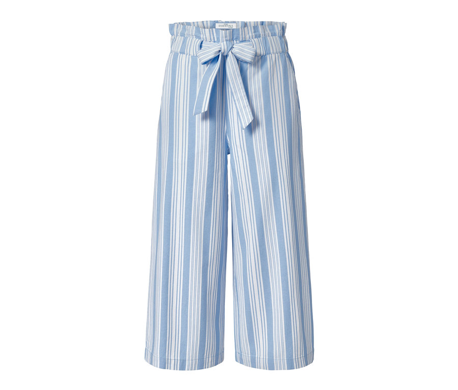 Une jupe-culotte rayée bleue et blanche avec un nœud décoratif à la taille.