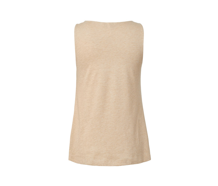 Haut beige avec patte de boutonnage.