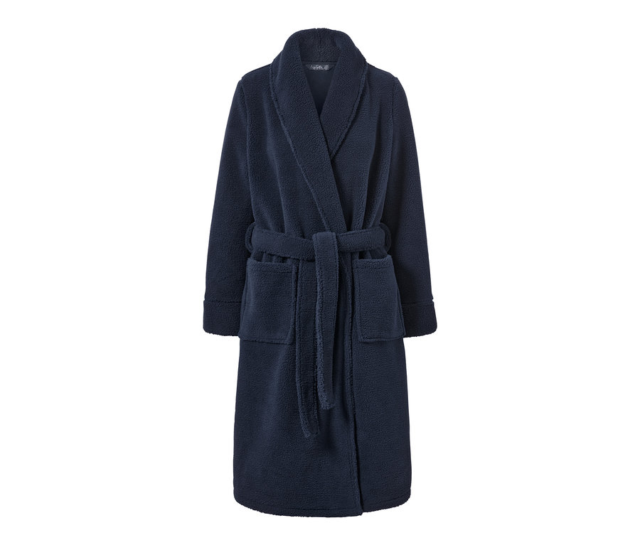 Robe de chambre moelleuse bleu marine avec ceinture.