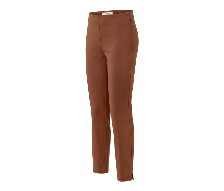 Un pantalon stretch cognac.