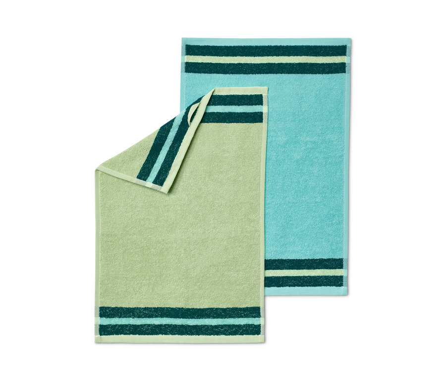Deux linges de cuisine, un vert clair et un turquoise.