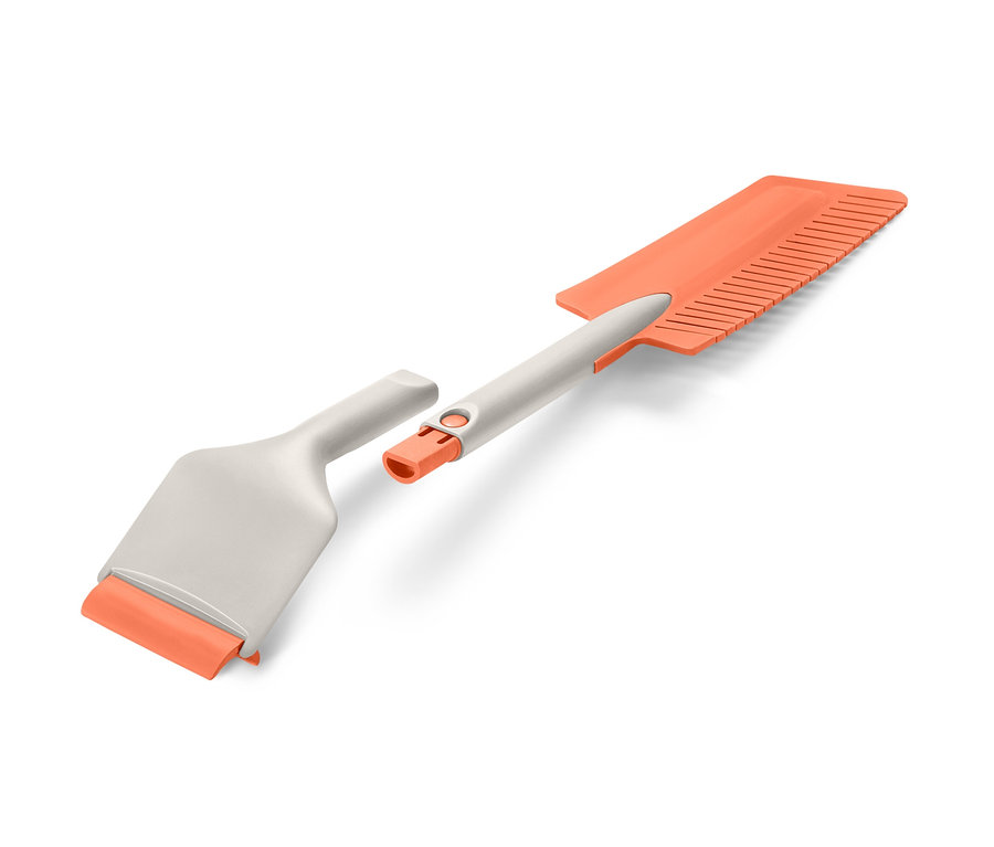 Grattoir pour voiture à enficher démonté avec surface de grattage orange.