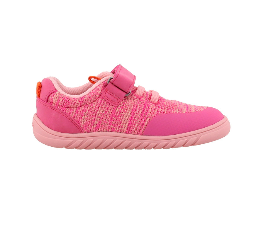 Une basket rose Lurchi « Barefoot ».