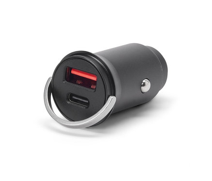 Un appareil de charge rapide pour voiture gris.