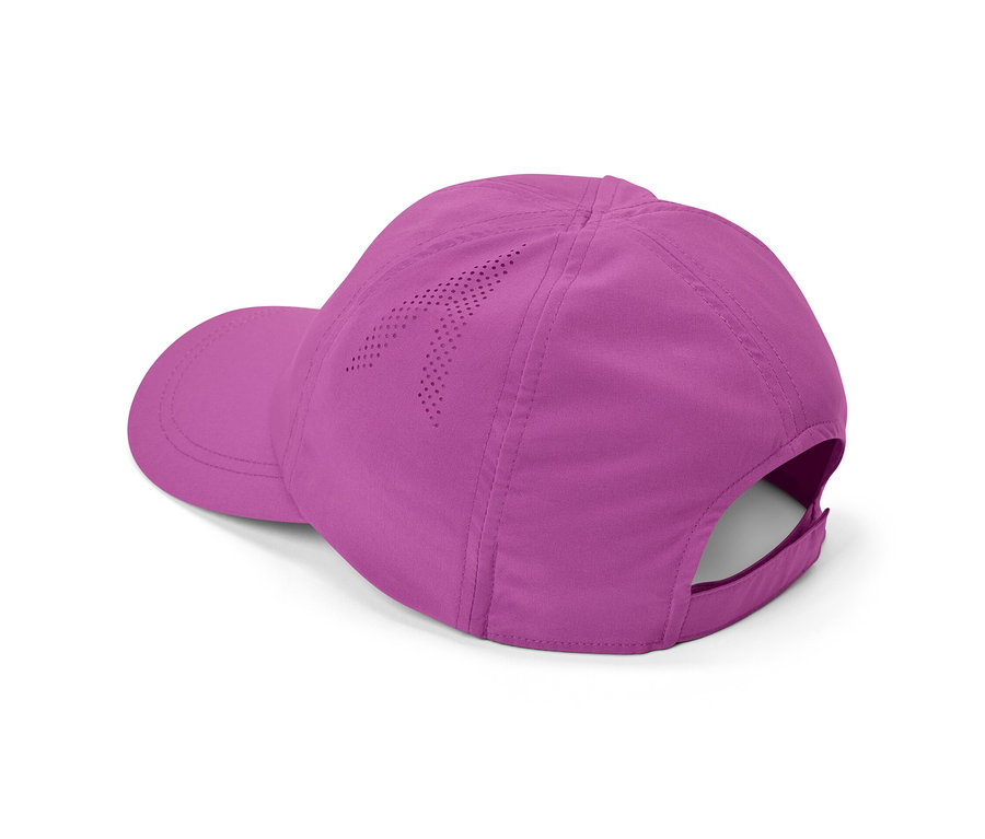 Gros plan d'une casquette de sport.