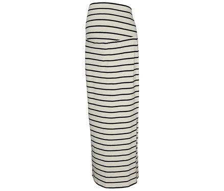 L'image montre une jupe MAMALICIOUS MLEVA YD JRS MAXI SKIRT NOOS avec des rayures noires sur fond blanc.