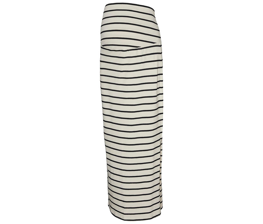 L'image montre une jupe MAMALICIOUS MLEVA YD JRS MAXI SKIRT NOOS avec des rayures noires sur fond blanc.