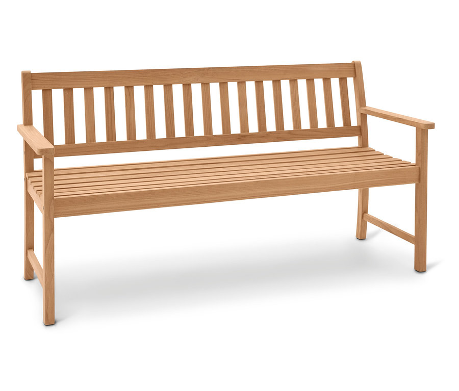 Un banc de jardin en bois avec accoudoirs se dresse sur un fond blanc.