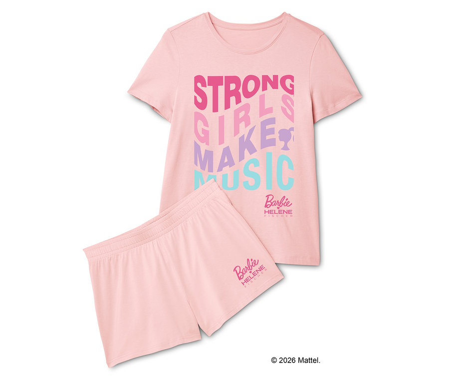 Ensemble de pyjama rose composé d'un haut court et d'un short avec l'inscription « Strong Girls Make Music » et le logo Barbie.
