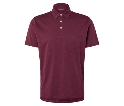 Polo bordeaux avec patte de boutonnage et poche poitrine.