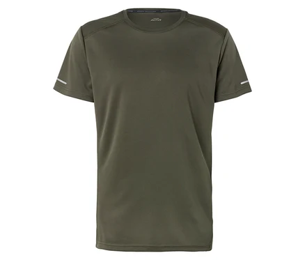 Un t-shirt de sport vert sur un fond blanc.