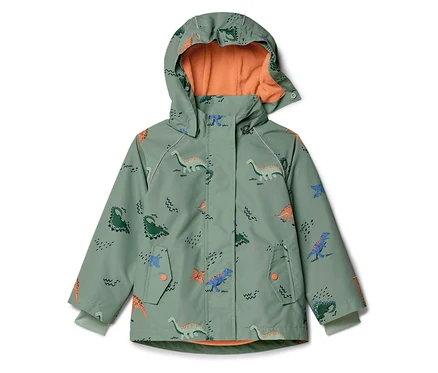 Une veste verte à capuche pour enfants avec un motif de dinosaures est posée sur un fond blanc.