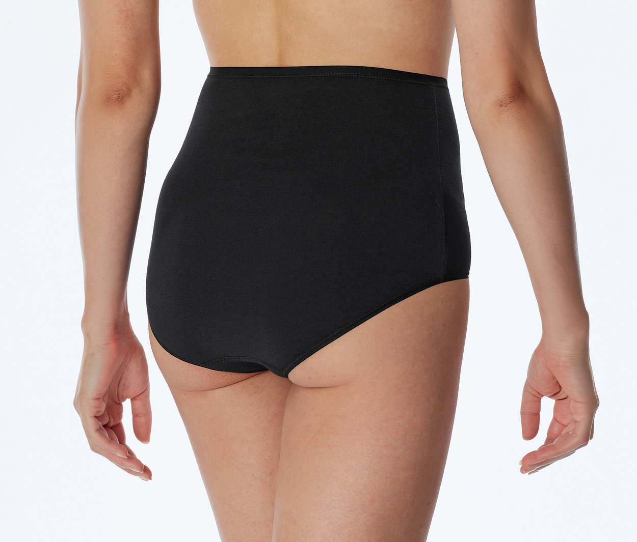 Vue de dos d'une personne portant une culotte noire taille haute, les bras visibles sur les côtés.
