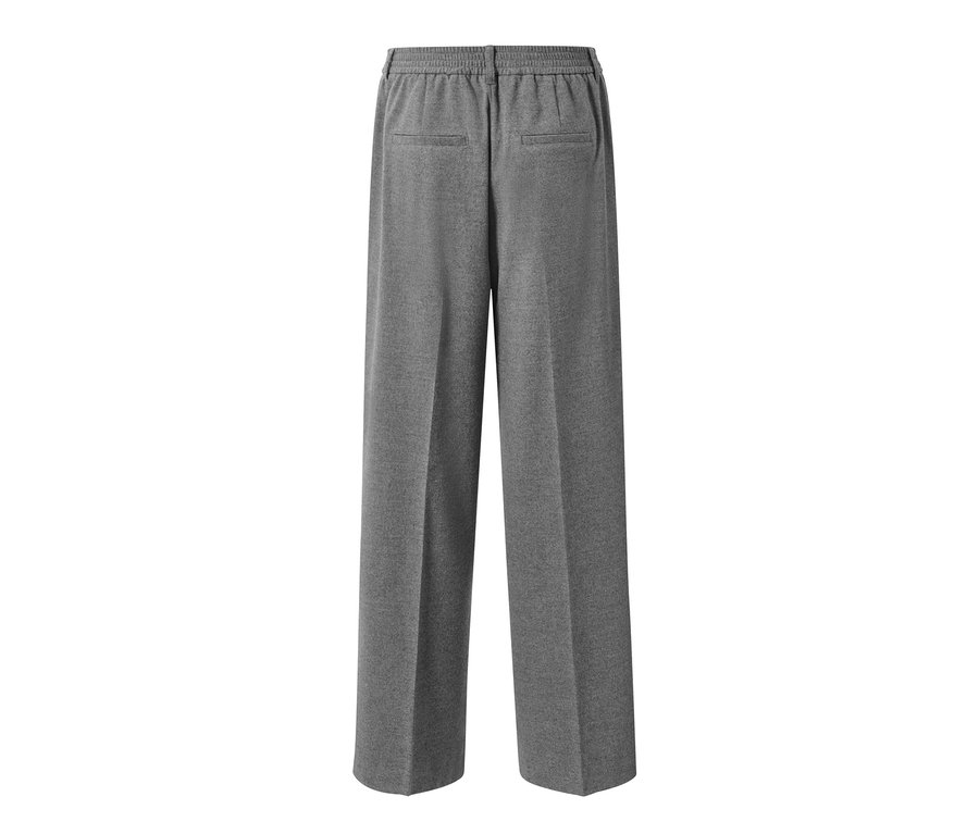 Pantalon tissé gris avec deux poches arrière.