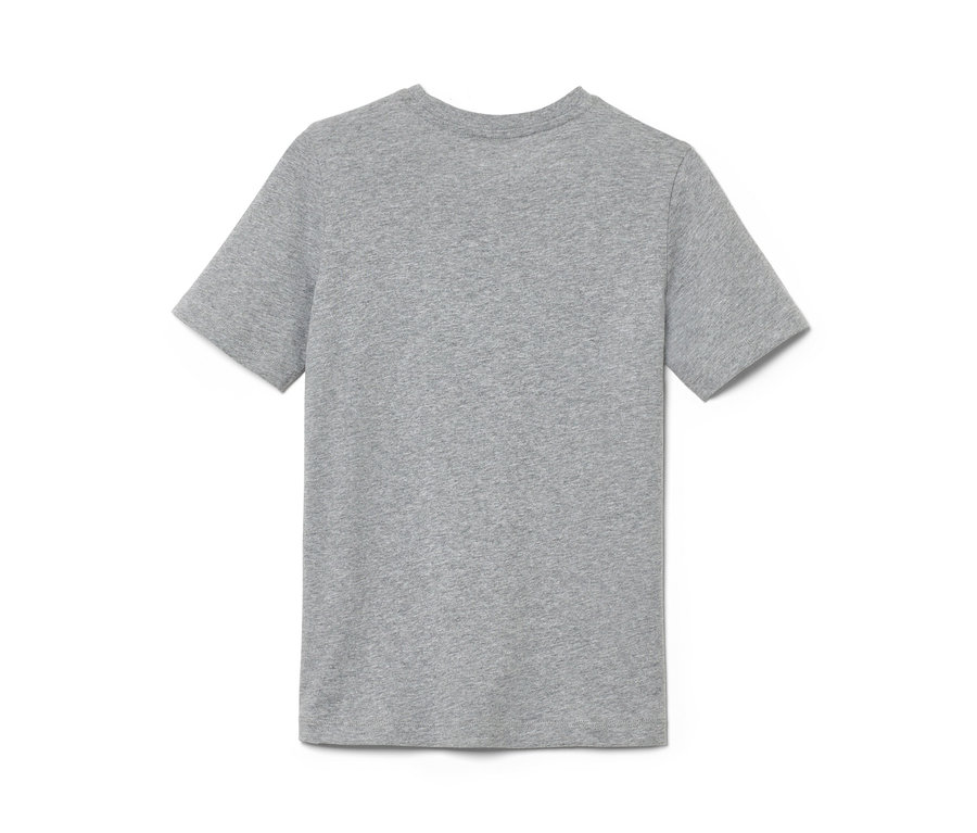 Gros plan sur un t-shirt gris pour enfant faisant partie d'un ensemble de 3.