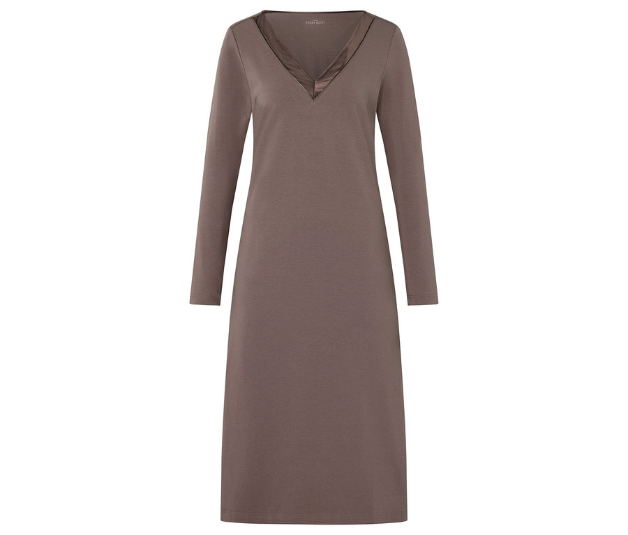Robe marron à manches longues avec encolure en V.