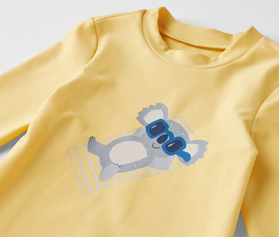 T-shirt jaune pour enfant avec protection UV 80 et motif koala.