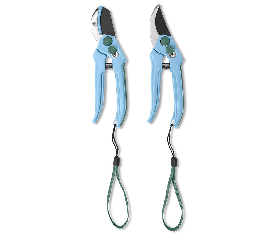 Deux sécateurs de jardin avec des poignées bleues et des dragonnes vertes.