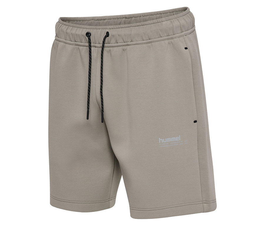 Gros plan sur un short de survêtement HUMMEL pour homme beige avec cordon de serrage.