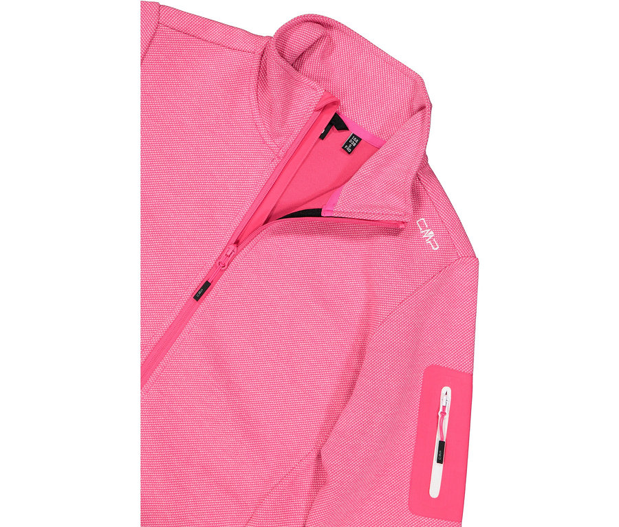 Gros plan sur une veste CMP rose avec fermeture éclair et poche sur la manche.
