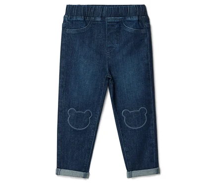 Pantalon à enfiler pour enfant – Coupe « Luca » de couleur bleu foncé, avec taille élastique, poches, patchs ours aux genoux et ourlets retroussés.