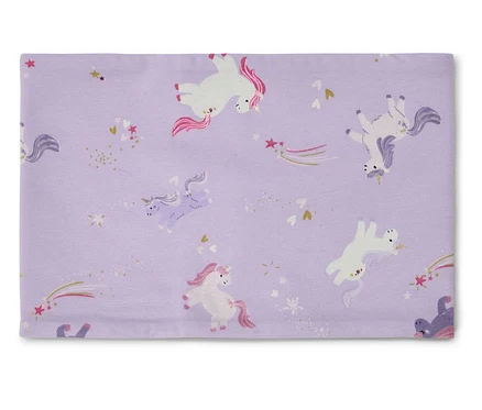 Tissu violet avec motifs de licornes, d'étoiles et de cœurs.