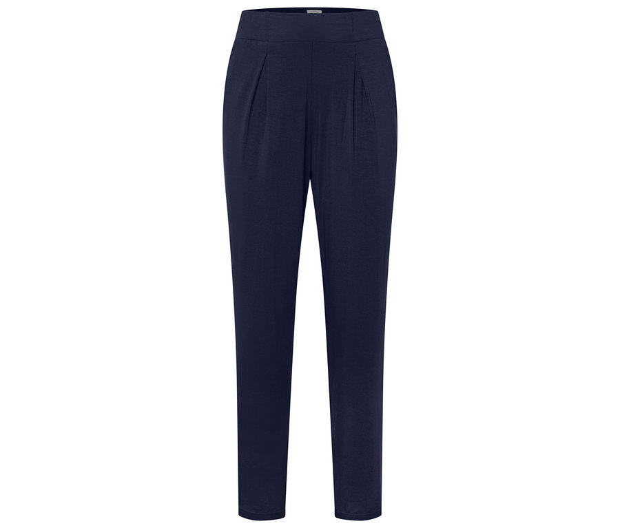 Pantalon en tissu bleu marine avec plis.