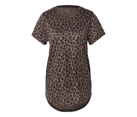 T-shirt marron à motif léopard avec manches courtes, isolé sur fond blanc.