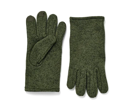 Deux gants en polaire tricotée kaki, l'un posé avec la paume vers le haut et l'autre à côté.